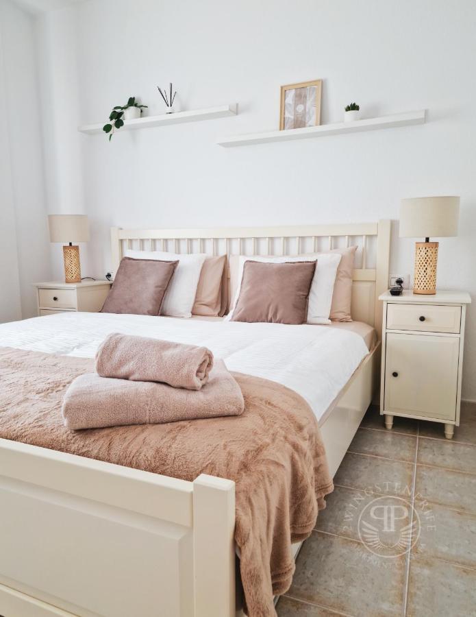 2 Wings Tenerife - Apartment Chayofa ภายนอก รูปภาพ