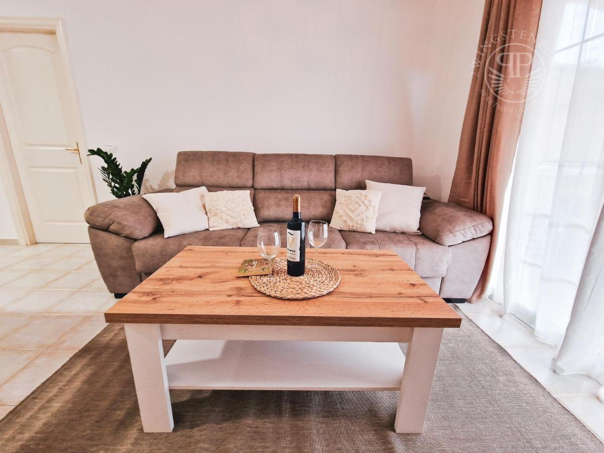 2 Wings Tenerife - Apartment Chayofa ภายนอก รูปภาพ